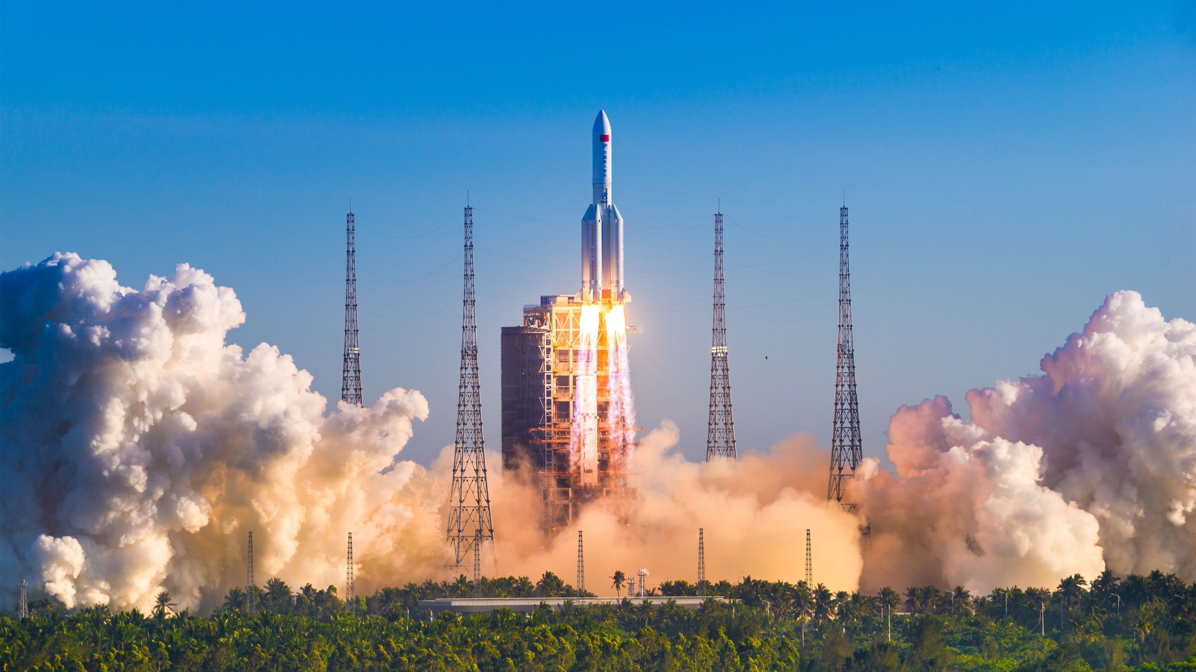 《校园电竞热潮:大学生组队竞技揭幕》,大学校园适合电竞商赛