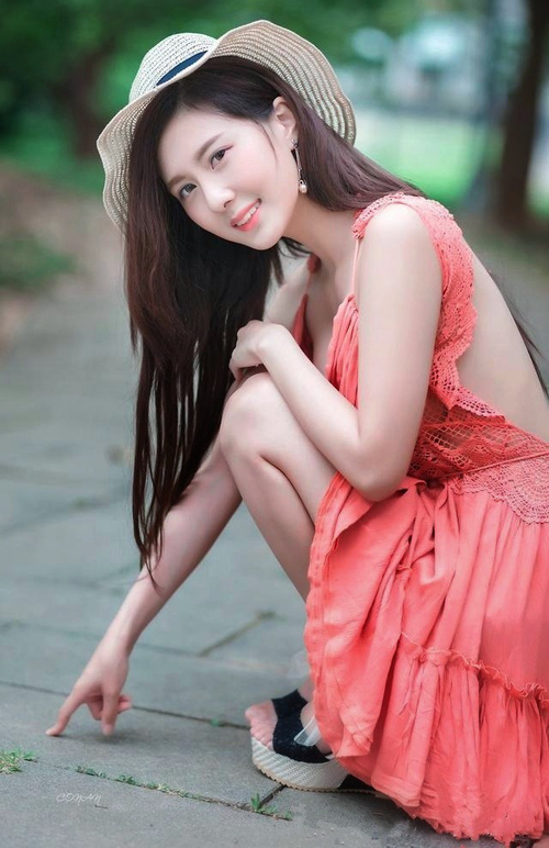 夏季皮划艇比赛，极速穿梭水流，皮划艇挑战赛