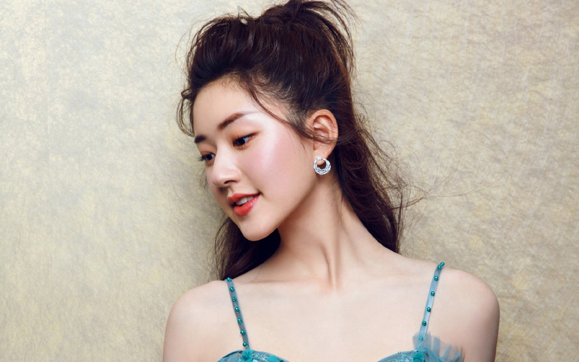 逆境中的“战神”变身:冠军之路上的英雄史诗,逆境成就英雄